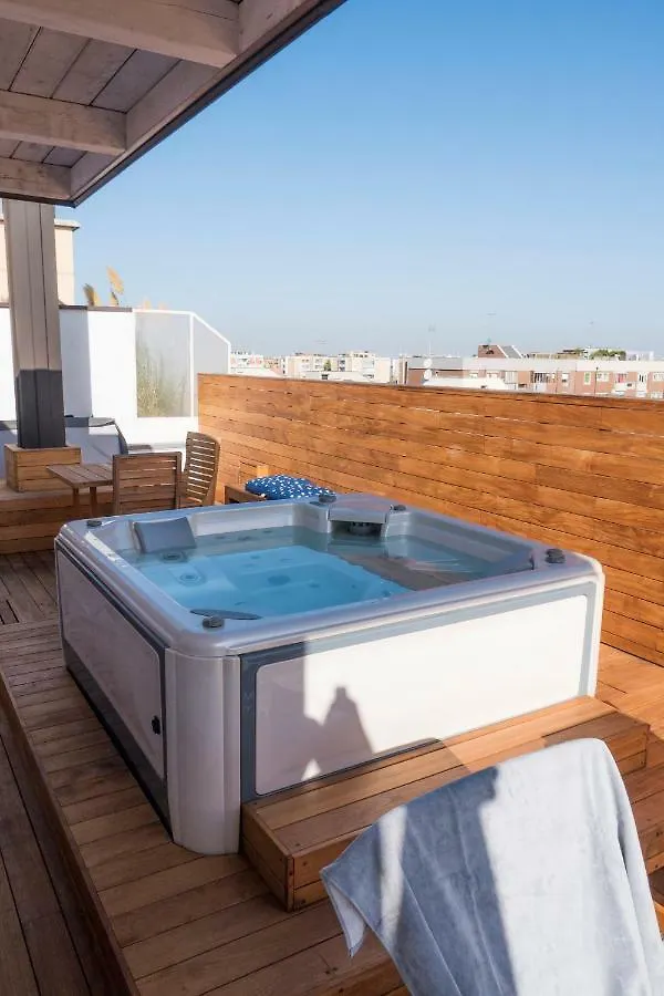 Contatos de The Italian Job - Jacuzzi Penthouse
